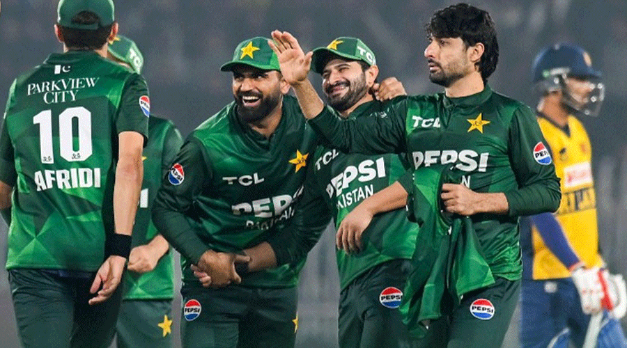 سہ ملکی سیریز کا فائنل:سری لنکا نے پاکستان کو 115 رنز کا آسان ہدف دیدیا