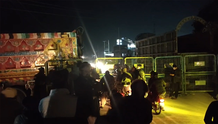 پی ٹی آئی کا دھرنا،لائٹس بند،آپریشن کی تیاریاں