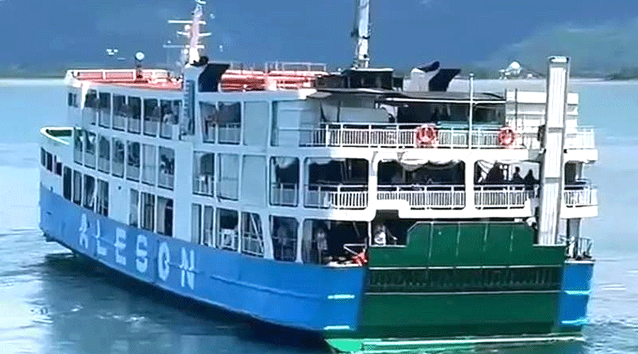 مسافر کشتی ڈوبنے سےمتعدد افراد ہلاک اور درجنوں لاپتہ